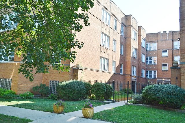 1st image of 4427 N Whipple St APT 1B