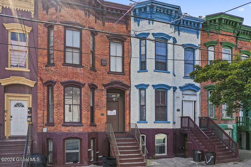 3rd image of 366 Clinton Avenue