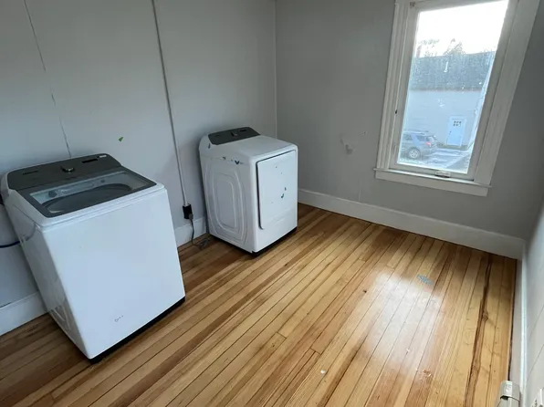 130 Elm St #5, Saco, ME 04072