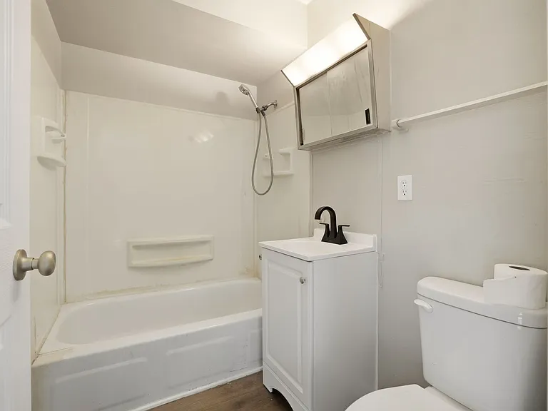 720 E Saint Paul Ave #4 — Photo 6