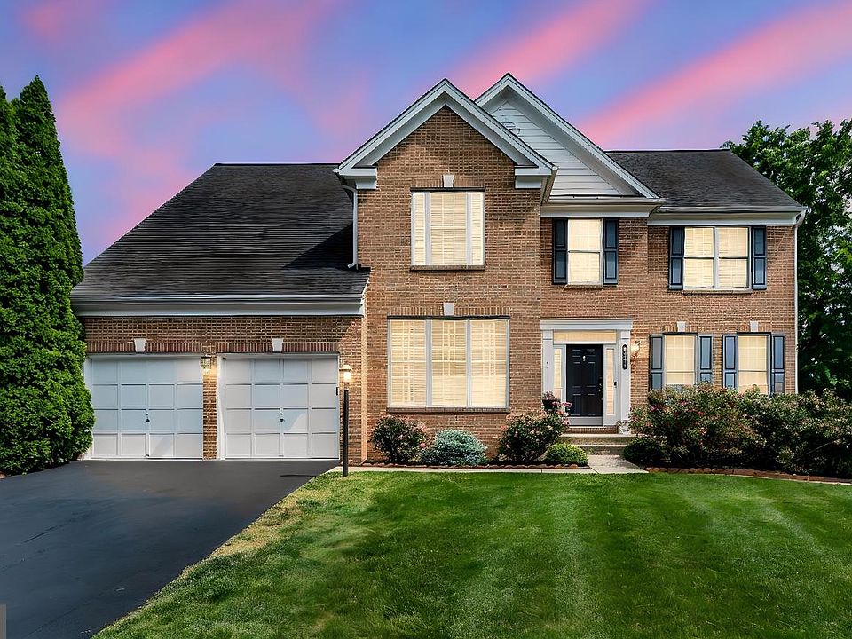 1st image of 43553 Dempsey Ln