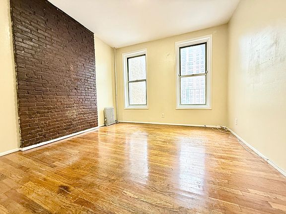 3rd image of 305 E 105th St APT 3C