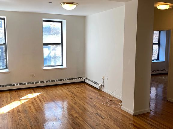 3rd image of 418 W 120th St #20