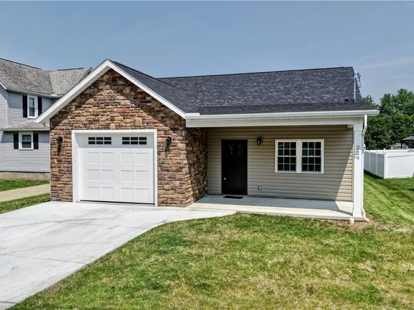 229 E 17th St, Dover, OH 44622