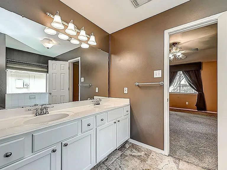 2910 Huntington Way — Photo 13