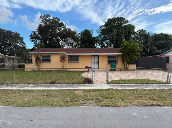 3834 NW 209th St, Miami Gardens, FL 33055