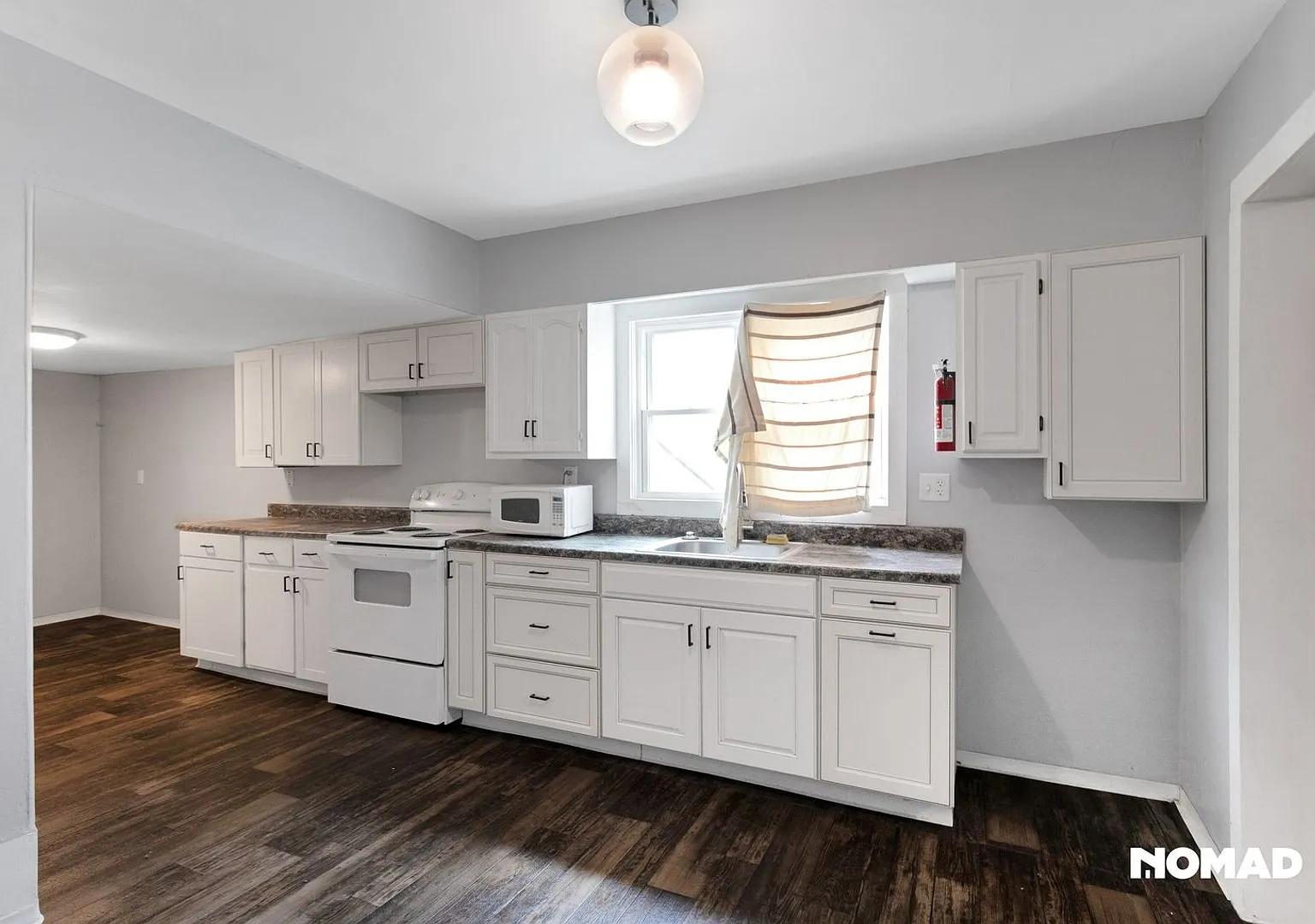 Charming 2BR Duplex in Salem — Photo 4