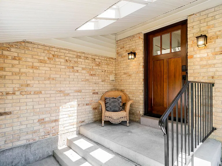 1632 S Garland St — Photo 2