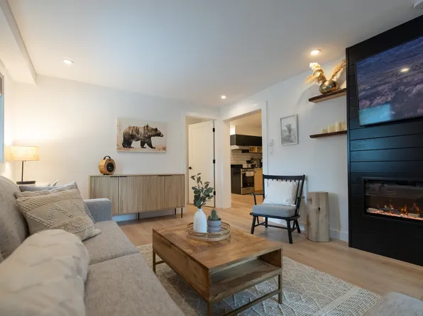 2021 Karen Cres #100, Whistler, BC V8E 0H1