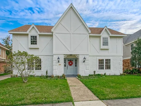 32 Yosemite Dr, New Orleans, LA 70131