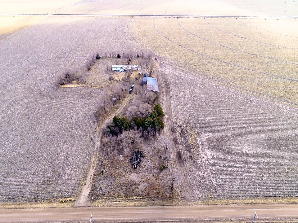 Along Sw 24th St. looking South