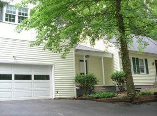 18408 Cedar Dr, Triangle, VA 22172