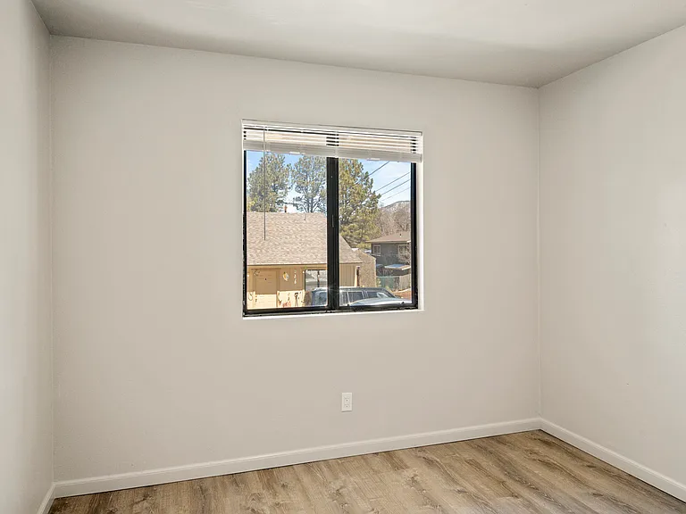 1230 S Lone Tree Rd #1 — Photo 12