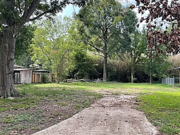 8465 Frazier Dr, Beaumont, TX 77707