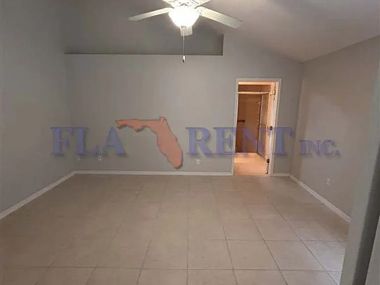706 Andover Cir — Photo 14