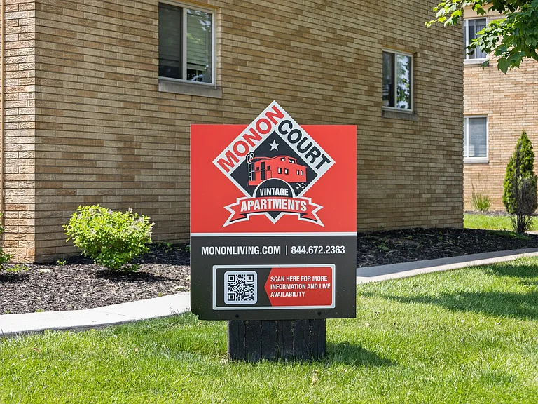 Monon Court, Managed by Buckingham Monon Living — Photo 14