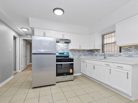2nd image of 7900 S Paxton Ave APT 1G