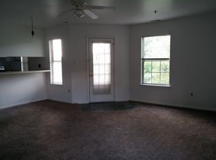 422 Ashton Ln, New Castle, DE 19720