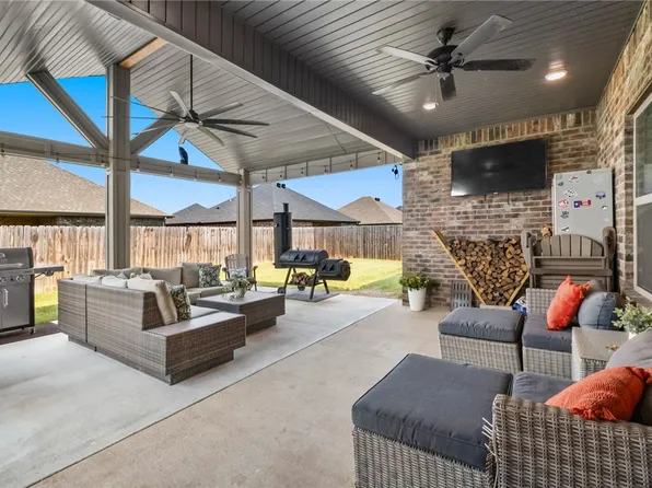 1025 Tracey Ln, Pea Ridge, AR 72751