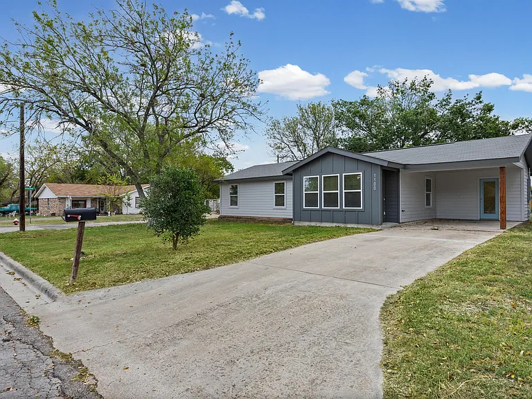 1100 Monte Vista Dr — Photo 2