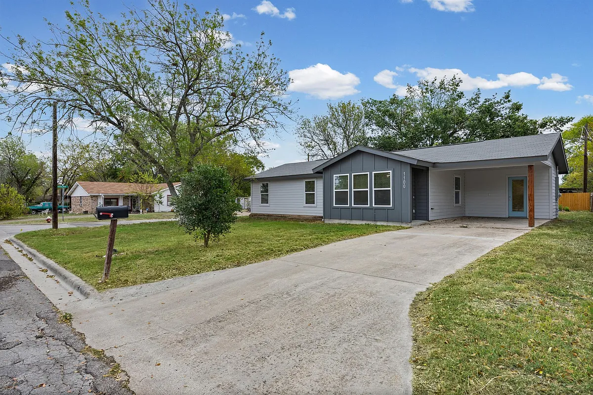 Building Photo - 1100 Monte Vista Dr