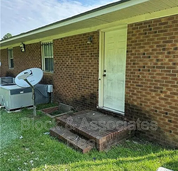 4959 Fieldcrest Dr #A — Photo 2