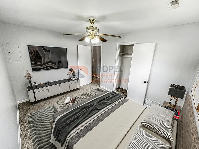 3 bed, 1.0 bath, 988 sqft, $1,400 — Photo 4