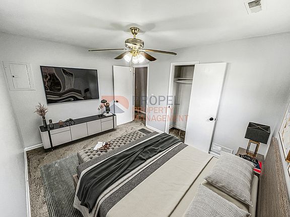 4th image of 14387 Leonard Ave