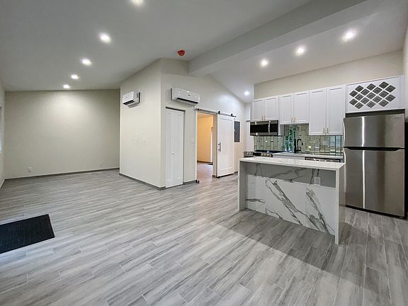 3rd image of 315 SW 7th St #3