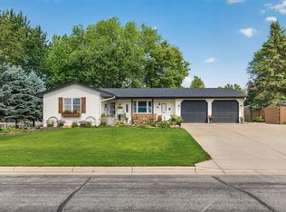 517 5 1/2 St NW, Elk River, MN 55330