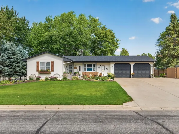 517 5 1/2 St NW, Elk River, MN 55330