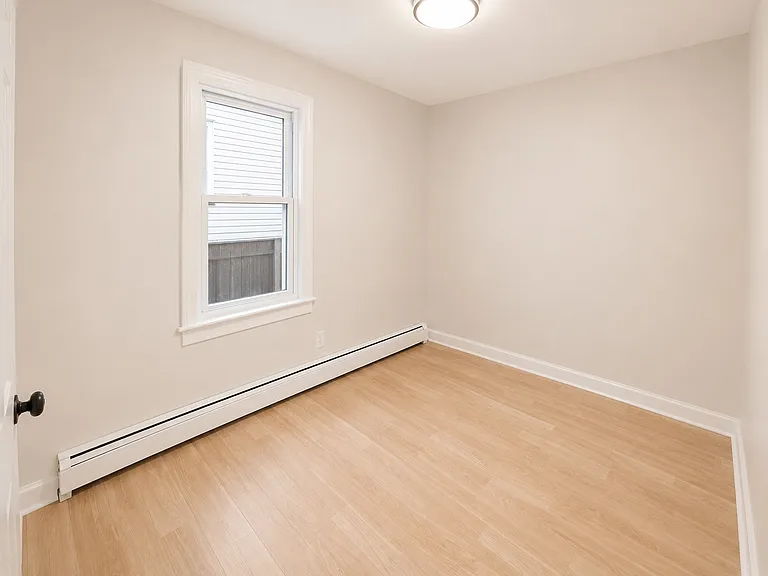 469 Avon Ave — Photo 10