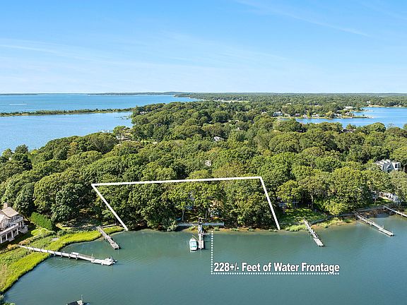 2nd image of 210 Redwood Rd