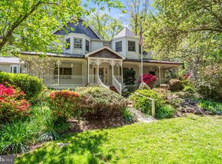 8913 Glenbrook Rd, Fairfax, VA 22031