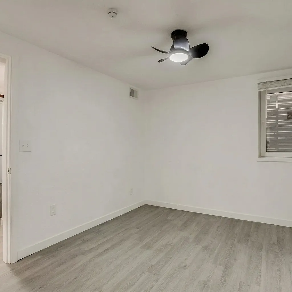 5 bed, 1995 sqft, $650 — Photo 4