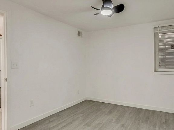 4th image of 11646 Lincoln St