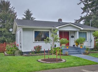 1160 Winsor Ave, North Bend, OR 97459