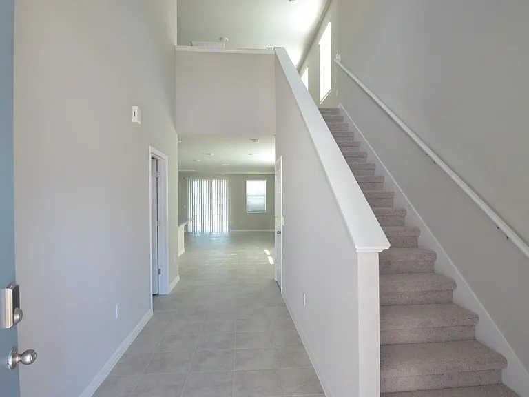 832 Rivers Crossing St — Photo 4