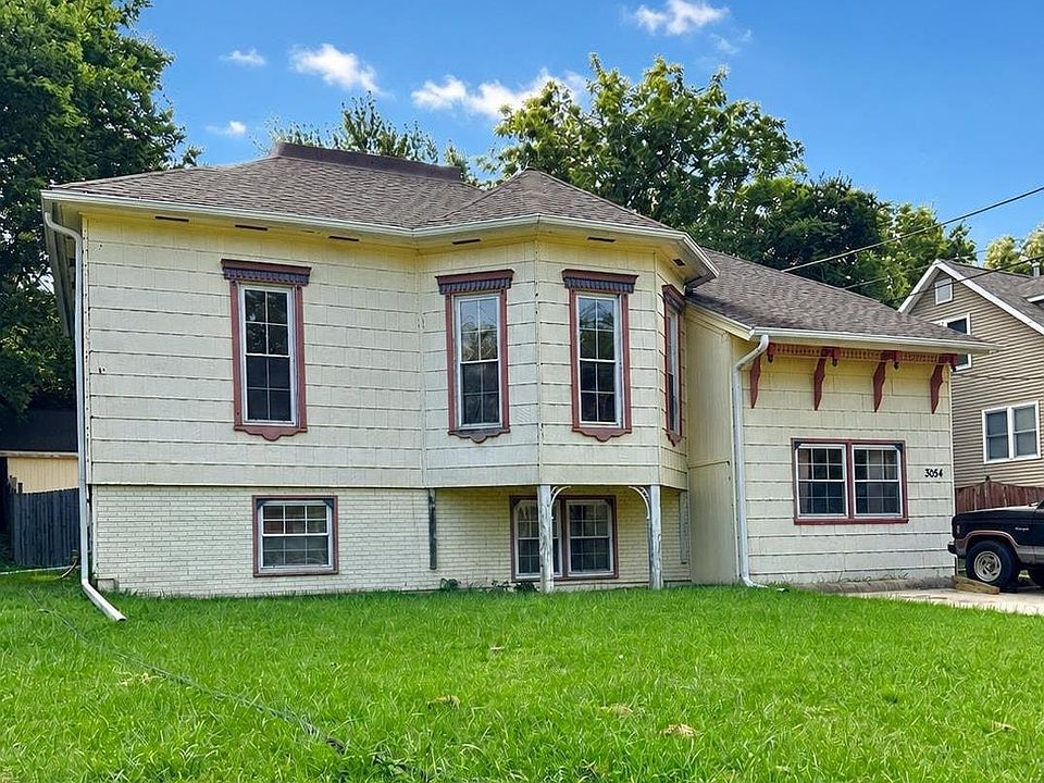 1st image of 3054 Woodland Dr SW