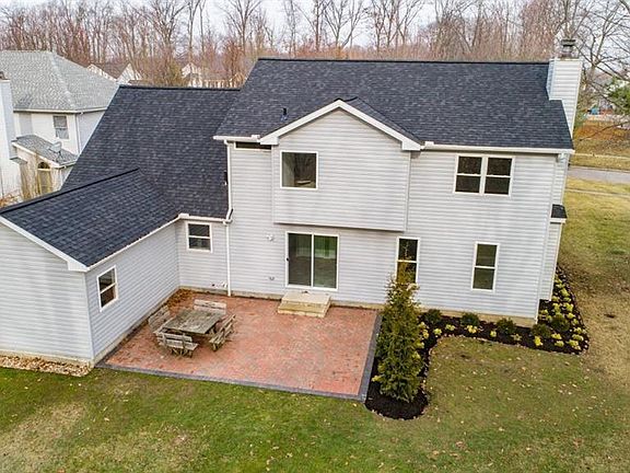 5th image of 524 W Sturbridge Dr