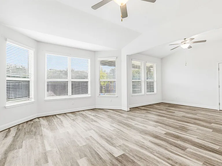 12422 Chena Lk — Photo 34