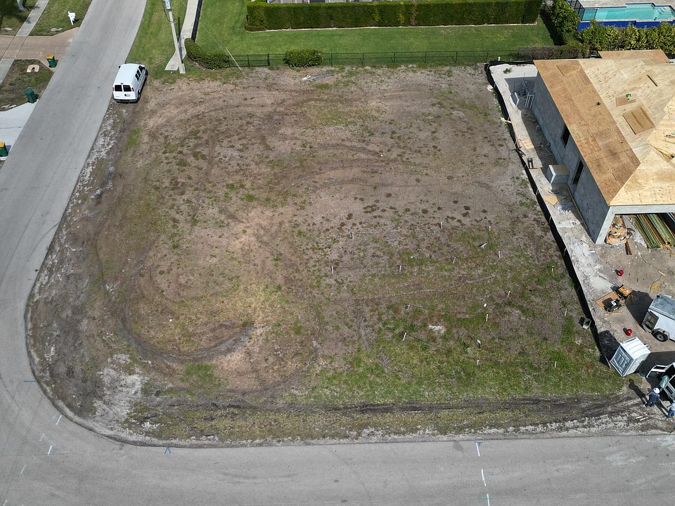 1st image of 1402 Leland Way