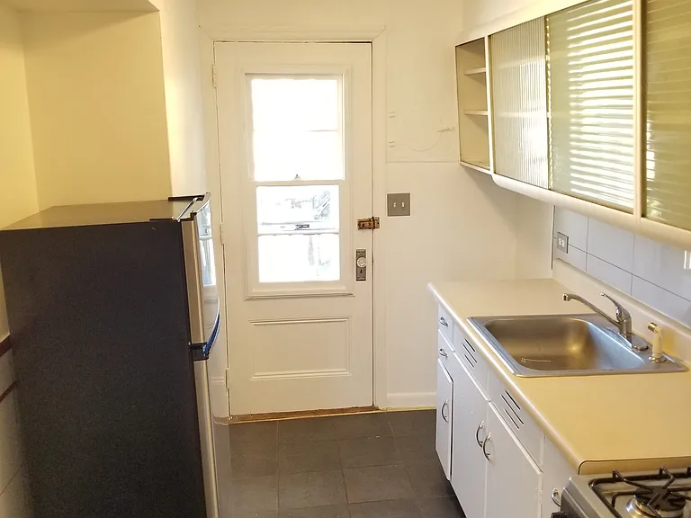  497 Winter St 1stflr 1b/1b Hwincluded Spacious! Freshpaint Petsok — Photo 5