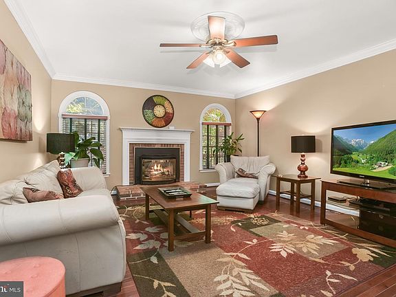 3rd image of 2931 Pebble Beach Dr