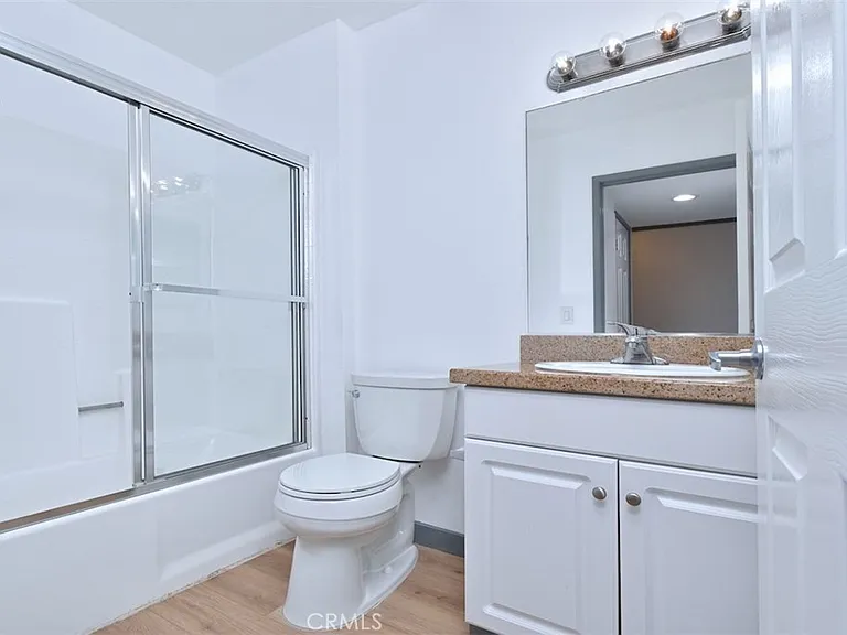 21500 Burbank Blvd #112 — Photo 29