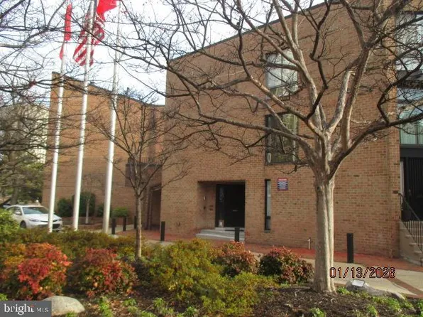 130 Spruce St APT 9C, Philadelphia, PA 19106