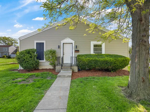 121 Williamsburg Rd, Country Club Hills, IL 60478