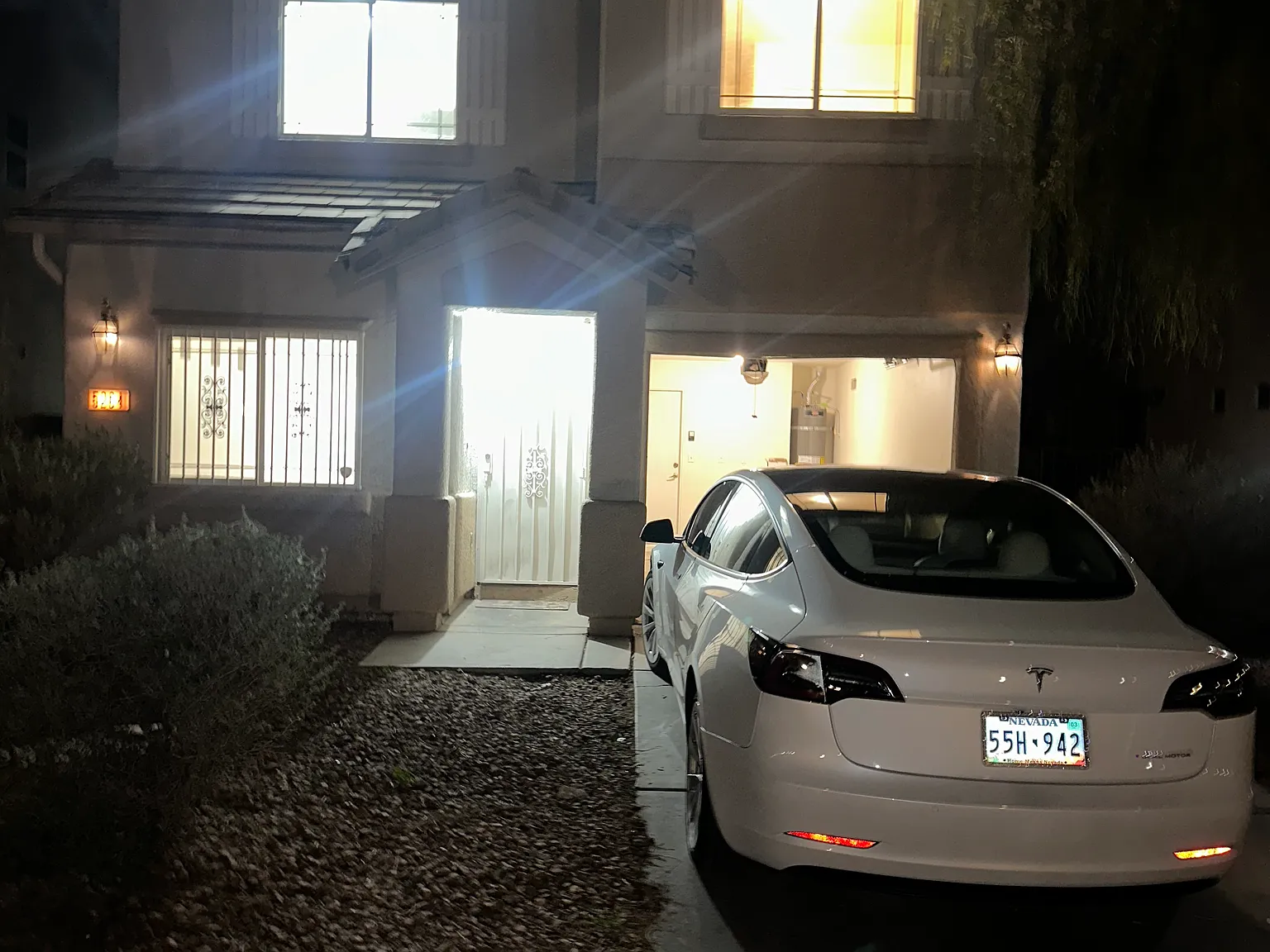 4 bed, 14000 sqft, $2,700 — Photo 2