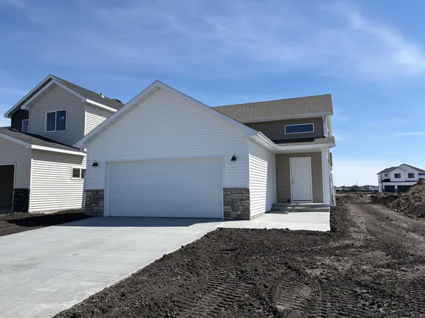 6734 Belding Dr S, Fargo, ND 58104