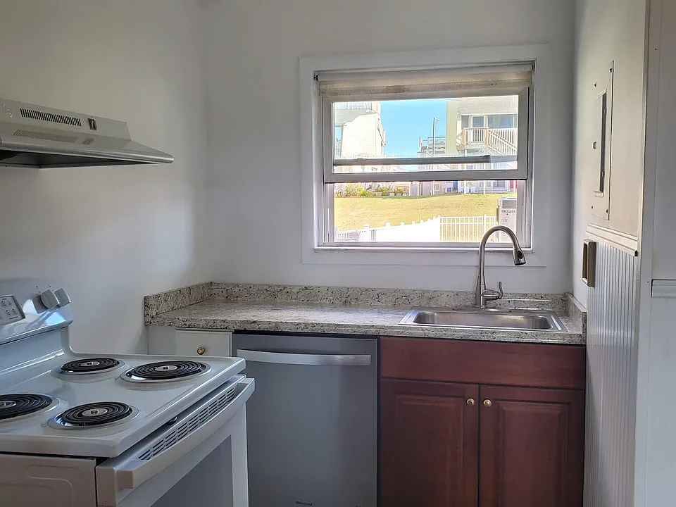 111 New Bern St #111